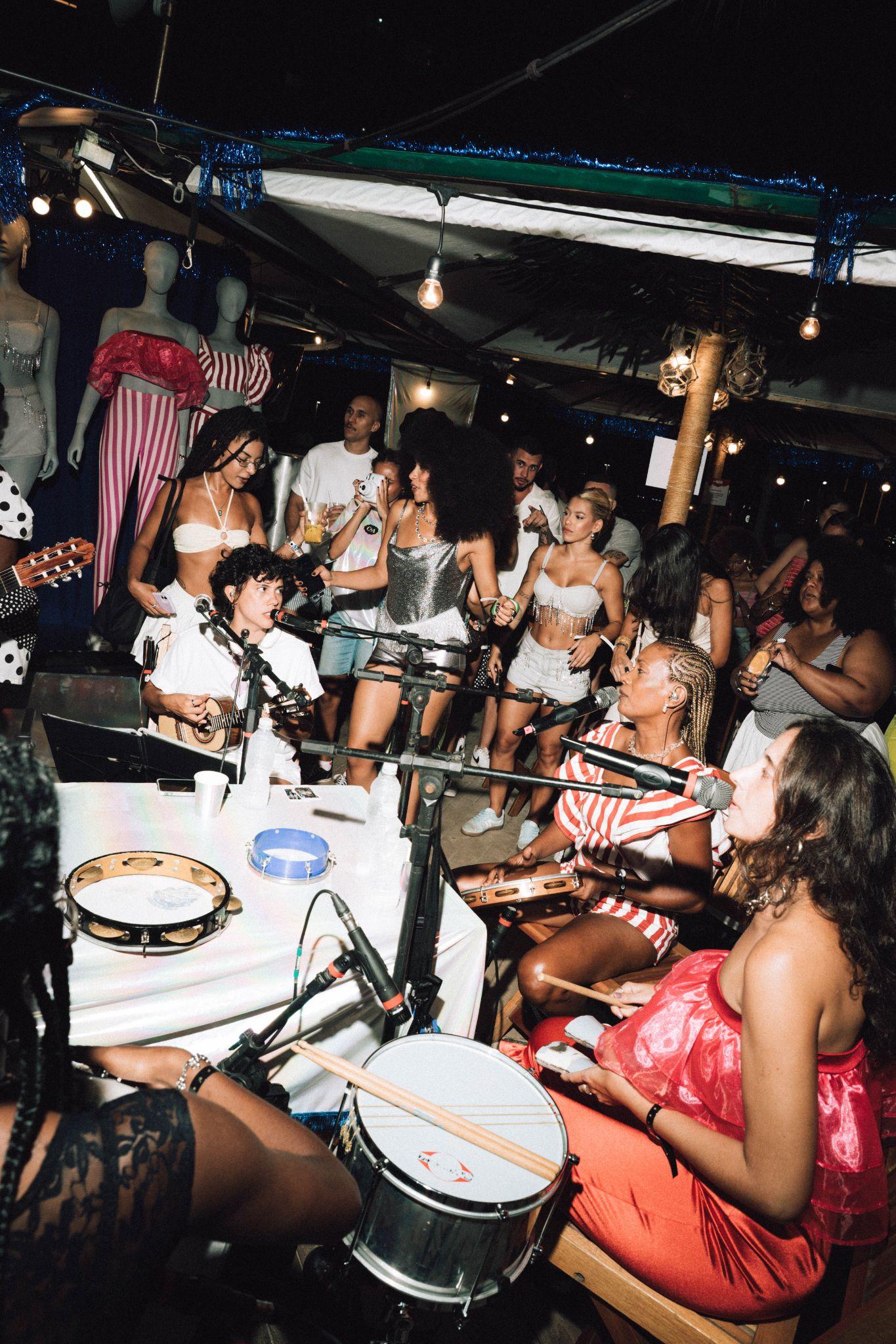 C&A — Do Bloco ao Baile